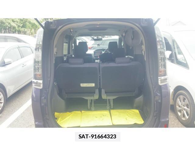 Toyota VOXY 2015-06 7880395-18