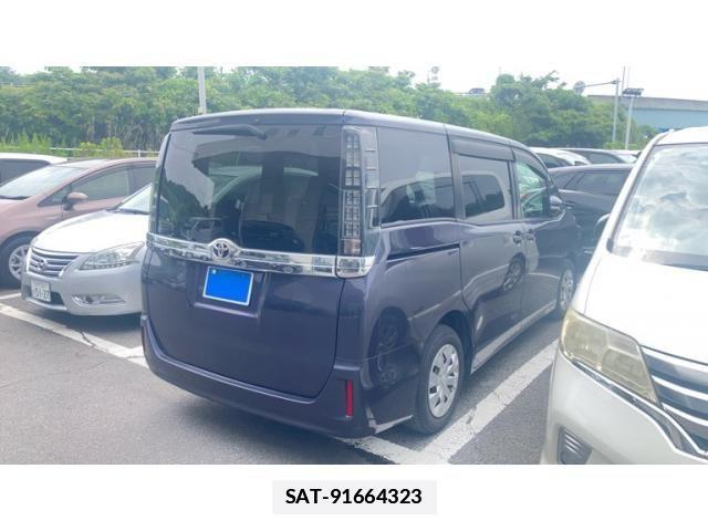 Toyota VOXY 2015-06 7880395-8