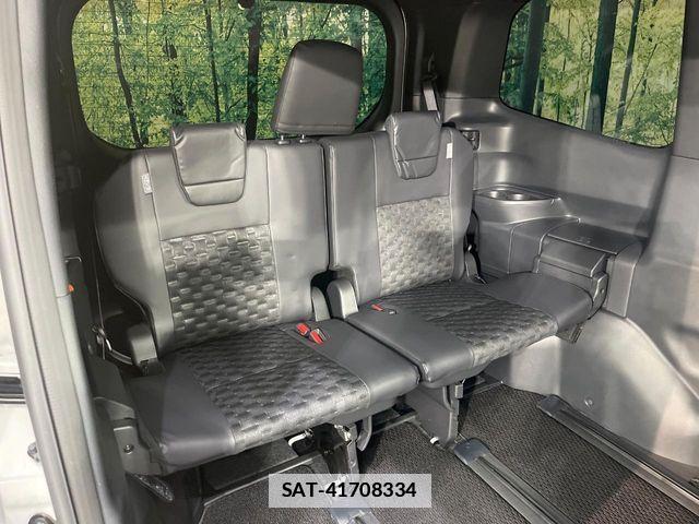 Toyota VOXY 2024-11 7880355-9