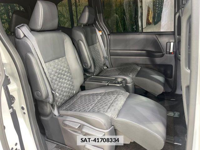 Toyota VOXY 2024-11 7880355-8