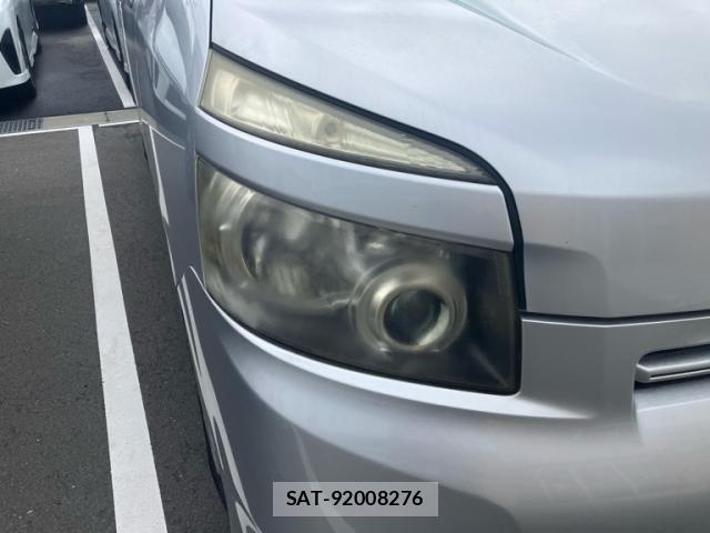 Toyota VOXY 2010-03 7880412-2