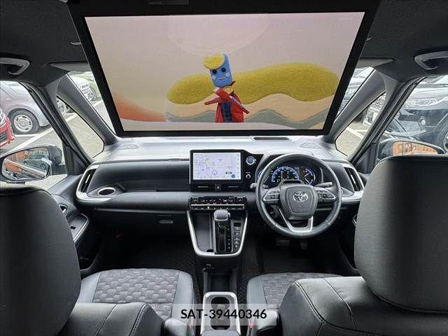 Toyota VOXY 2023-02 7880358-1