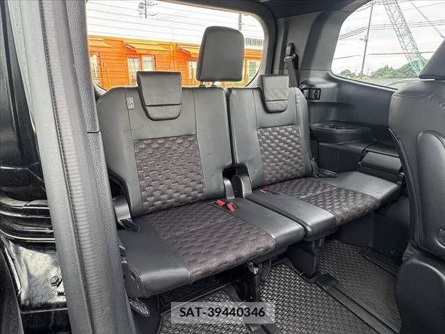 Toyota VOXY 2023-02 7880358-20