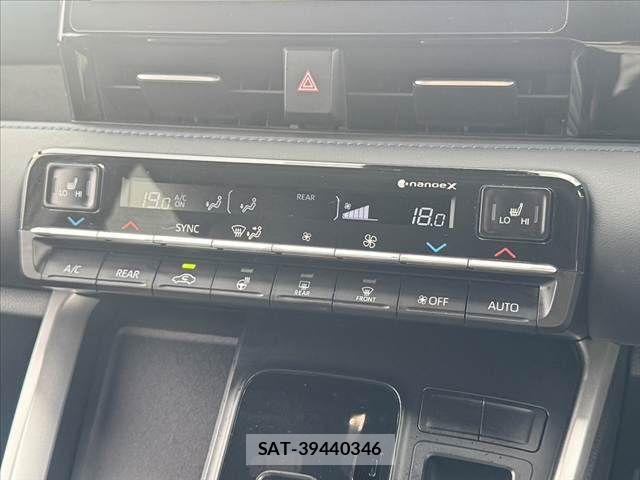 Toyota VOXY 2023-02 7880358-3