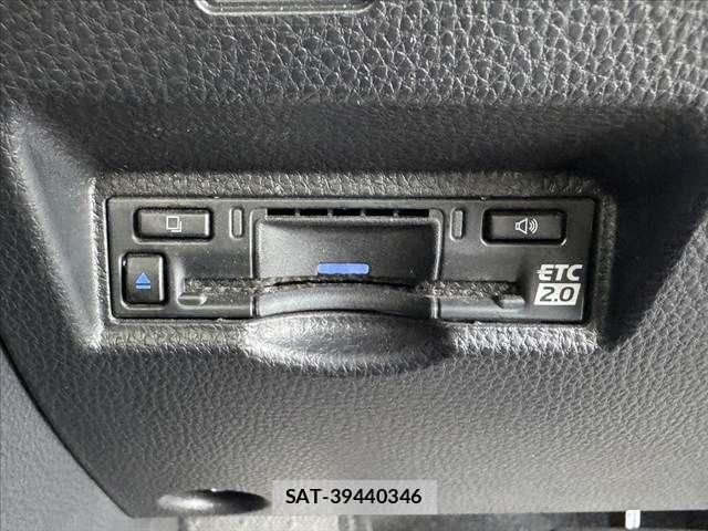 Toyota VOXY 2023-02 7880358-4