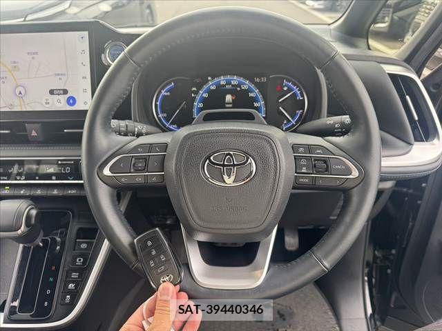 Toyota VOXY 2023-02 7880358-6