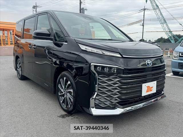 Toyota VOXY 2023-02 7880358-7