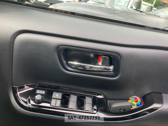 Toyota VOXY 2020-10 7880364-16