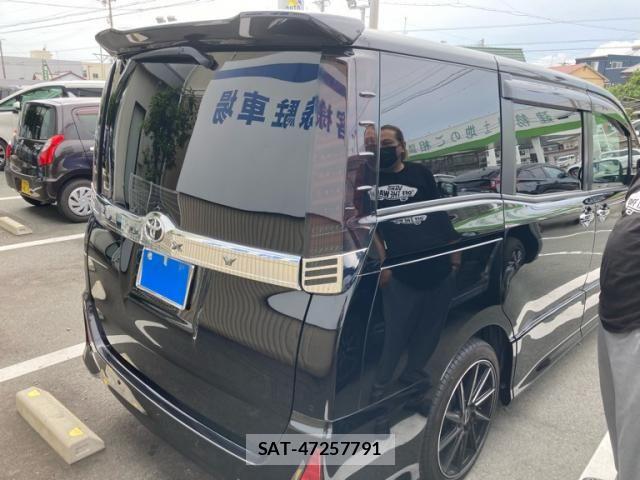 Toyota VOXY 2020-10 7880364-2