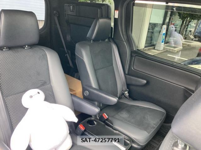 Toyota VOXY 2020-10 7880364-8