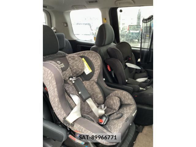 Toyota VOXY 2011-11 7880399-9
