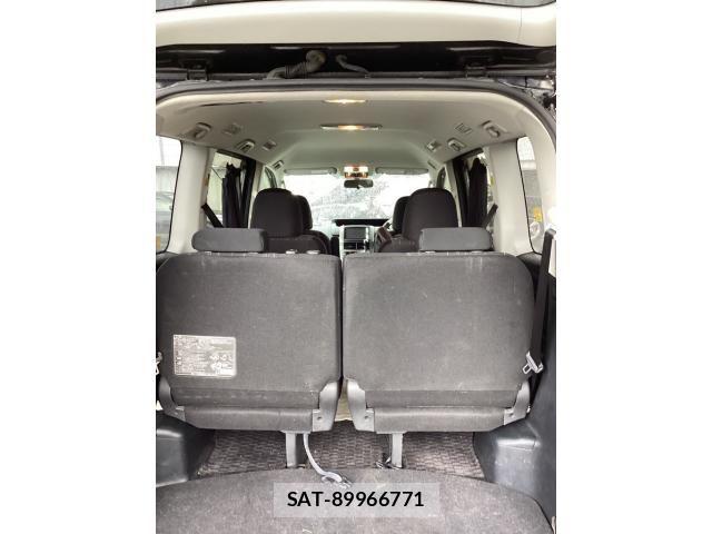 Toyota VOXY 2011-11 7880399-11