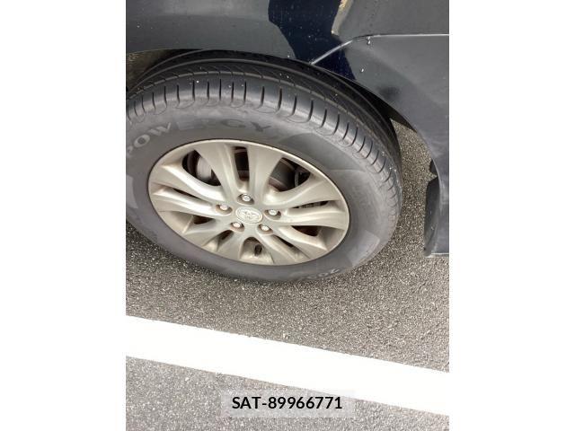 Toyota VOXY 2011-11 7880399-4