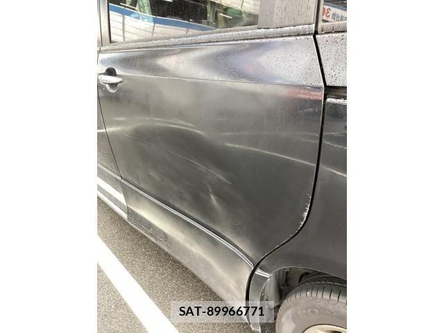 Toyota VOXY 2011-11 7880399-5