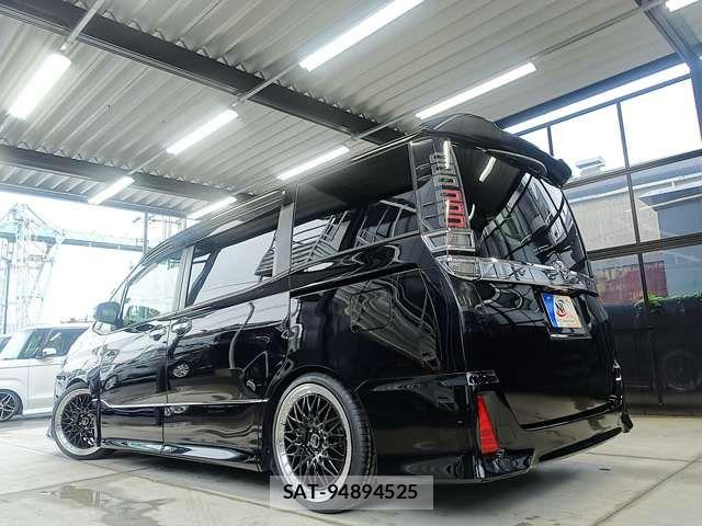 Toyota VOXY 2018-12 7880375-14