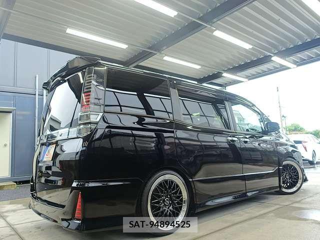Toyota VOXY 2018-12 7880375-6