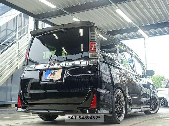 Toyota VOXY 2018-12 7880375-8