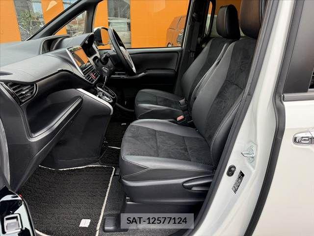 Toyota VOXY 2021-04 7880363-16