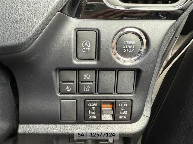 Toyota VOXY 2021-04 7880363-21
