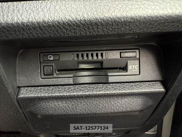 Toyota VOXY 2021-04 7880363-22