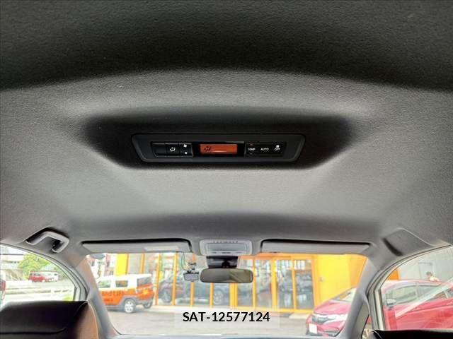 Toyota VOXY 2021-04 7880363-29