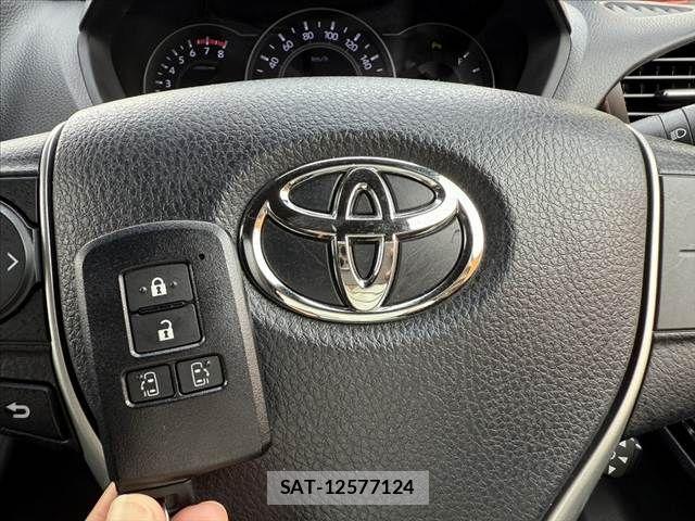 Toyota VOXY 2021-04 7880363-3