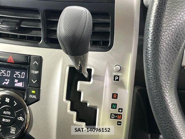Toyota VOXY 2012-01 7880397-6