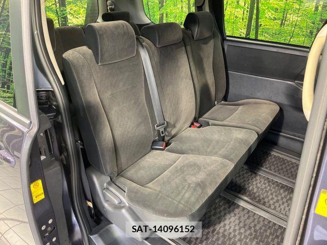 Toyota VOXY 2012-01 7880397-8