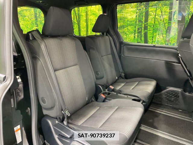 Toyota VOXY 2019-07 7880378-9