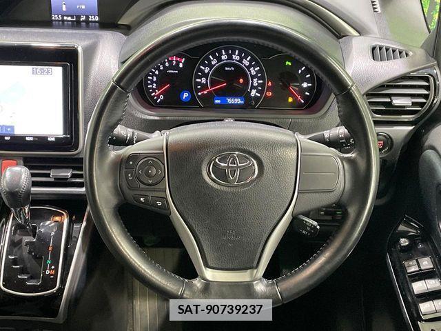 Toyota VOXY 2019-07 7880378-12