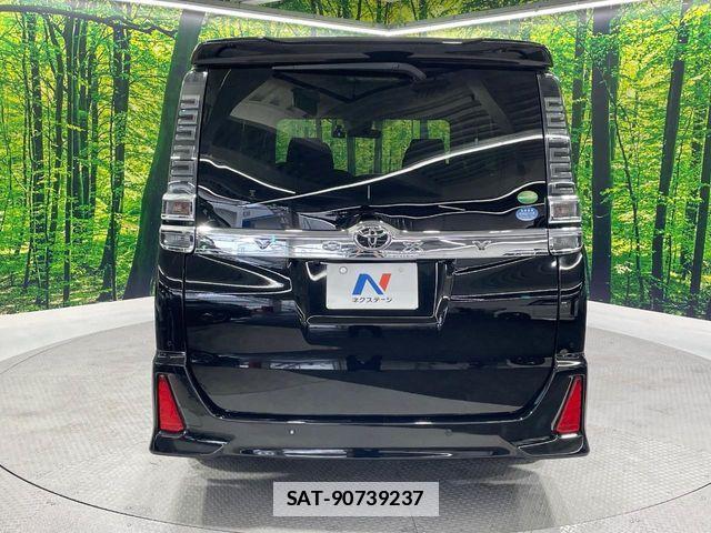 Toyota VOXY 2019-07 7880378-16