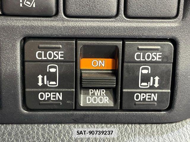 Toyota VOXY 2019-07 7880378-6