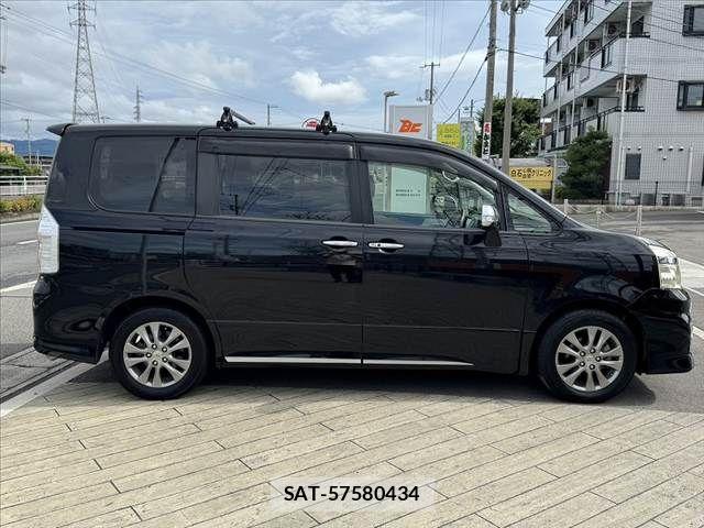Toyota VOXY 2013-09 7880394-10