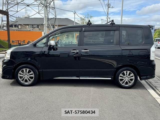 Toyota VOXY 2013-09 7880394-11