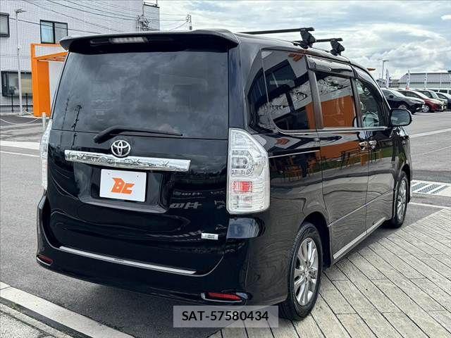 Toyota VOXY 2013-09 7880394-12