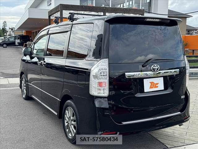 Toyota VOXY 2013-09 7880394-14