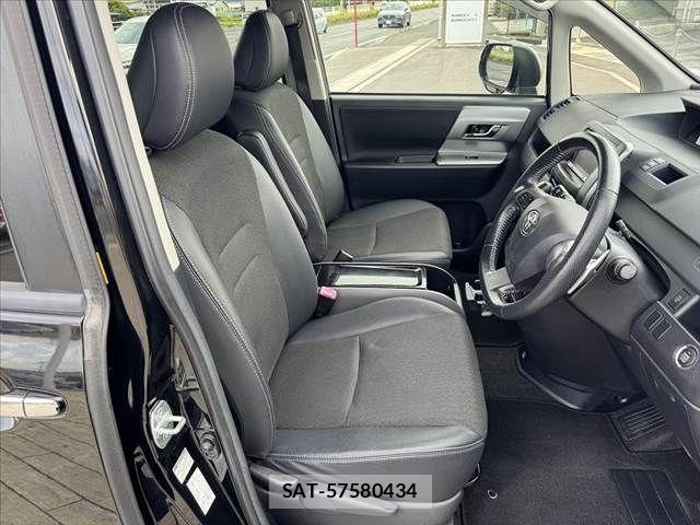 Toyota VOXY 2013-09 7880394-15