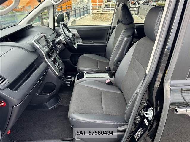 Toyota VOXY 2013-09 7880394-16