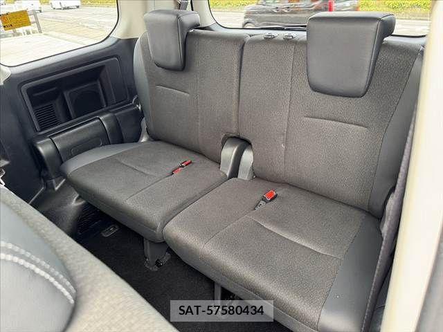 Toyota VOXY 2013-09 7880394-20