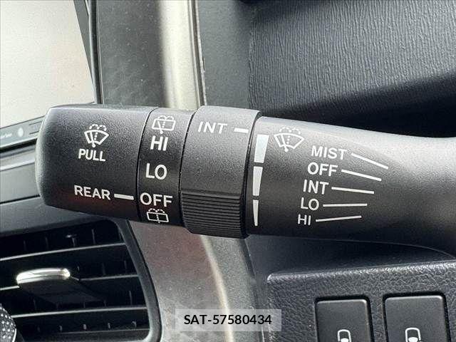 Toyota VOXY 2013-09 7880394-29