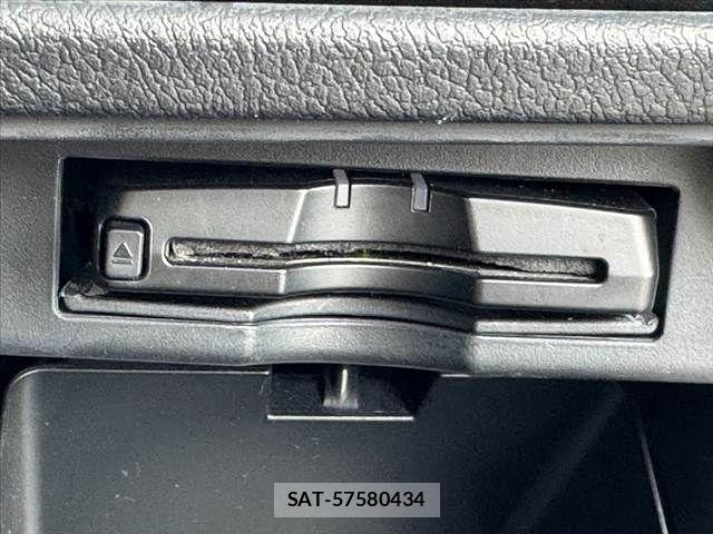 Toyota VOXY 2013-09 7880394-4