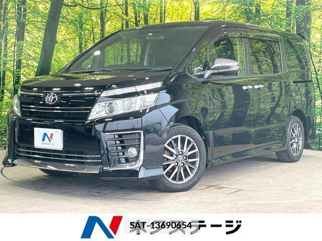 Toyota VOXY 2015-08 7880386-0