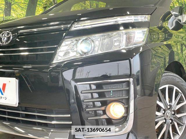 Toyota VOXY 2015-08 7880386-11