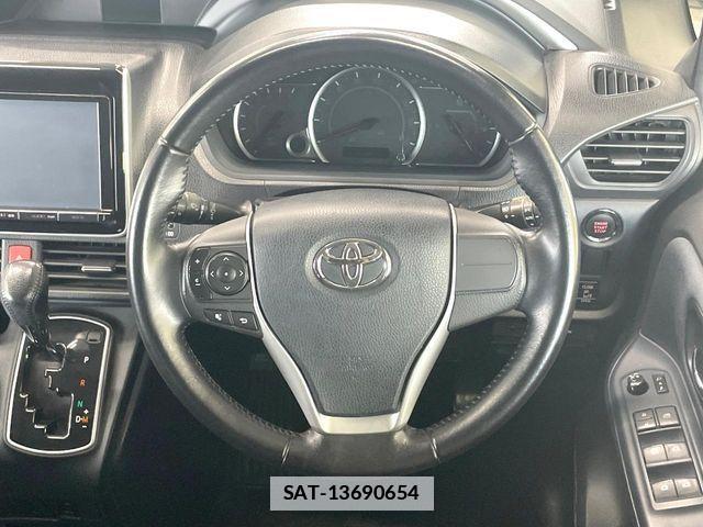 Toyota VOXY 2015-08 7880386-12
