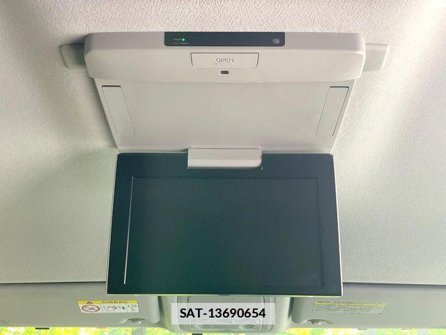 Toyota VOXY 2015-08 7880386-2