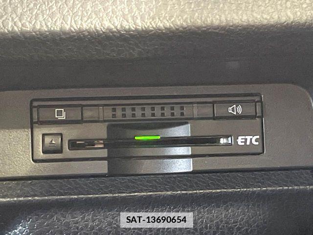 Toyota VOXY 2015-08 7880386-6