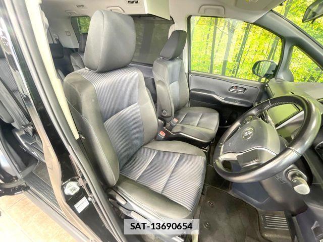 Toyota VOXY 2015-08 7880386-7