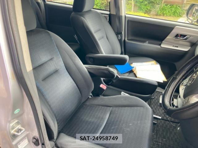 Toyota VOXY 2009-07 7880411-11
