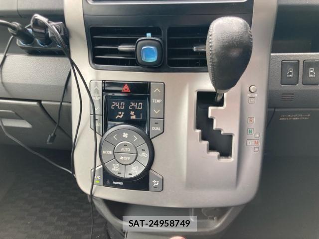 Toyota VOXY 2009-07 7880411-20