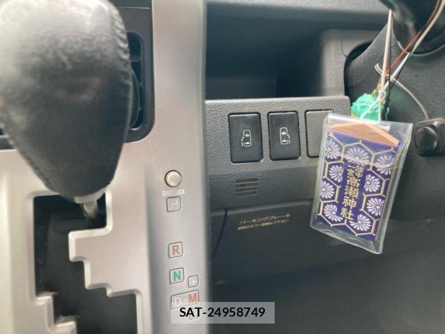 Toyota VOXY 2009-07 7880411-21